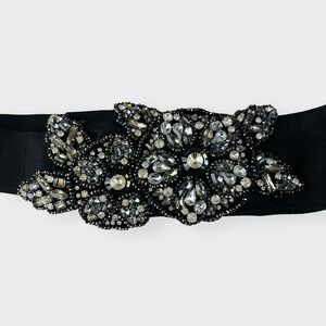 White House Black Market Feel Beautiful Belt Small Rhinestone Stretch Crystals